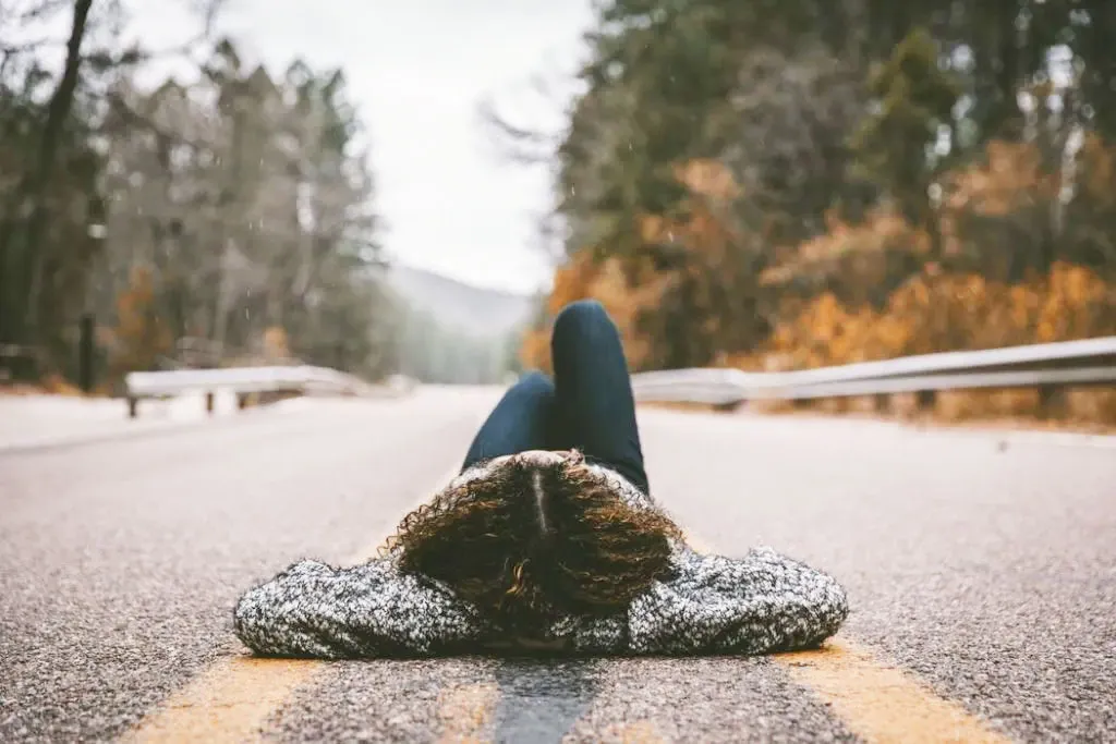 Cảm xúc được lắng nghe sẽ dần dịu lại.