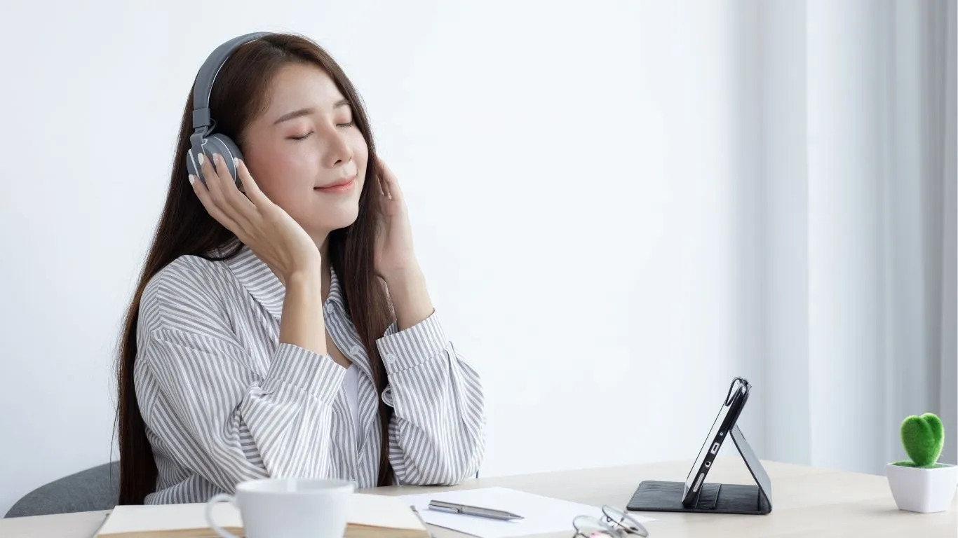 Yêu thương bản thân không phải ích kỷ, mà là nền tảng để bạn sống bình an và yêu thương người khác tốt hơn.